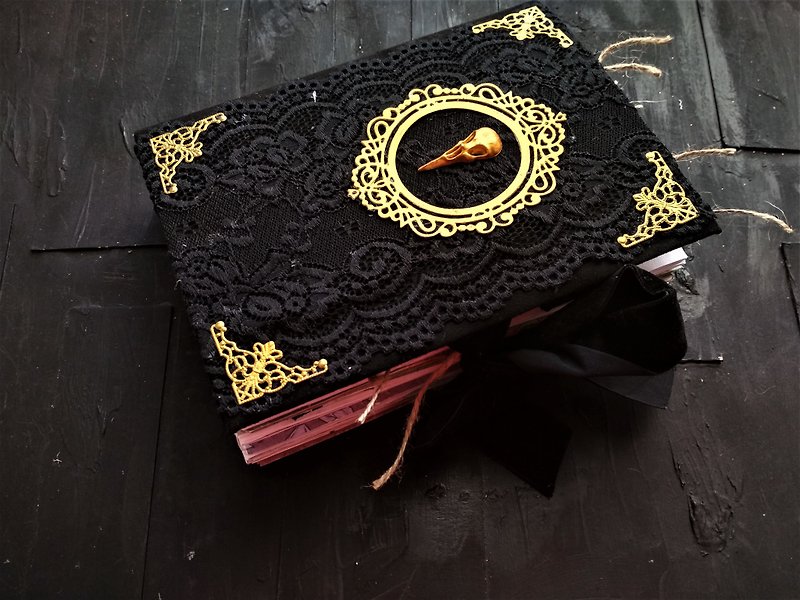 Large victorian junk journal handmade Gothic spell book of shadows black - สมุดบันทึก/สมุดปฏิทิน - กระดาษ สีดำ