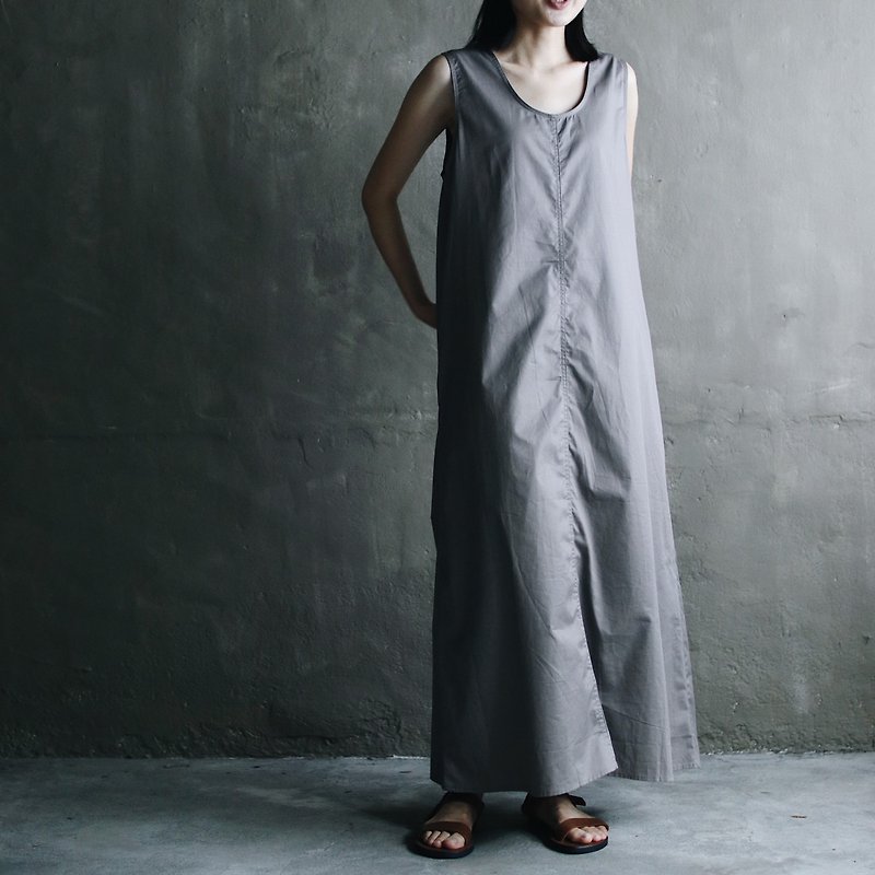 SIXTH SENSE Simple Line Pocket Sleeveless Dress Light Grey - ชุดเดรส - ผ้าฝ้าย/ผ้าลินิน สีเทา