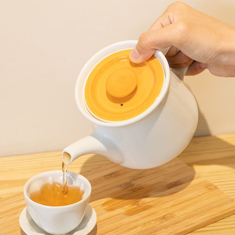 Calendula Orange | Japanese Ceramic Teapot - 525ml - Teapots & Teacups - Porcelain Orange