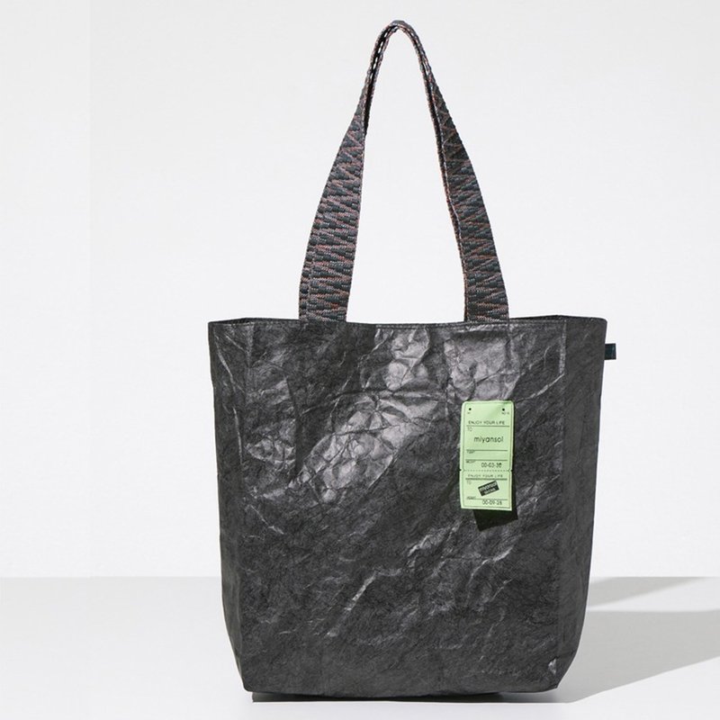 Miyansol韓國皺皺托特包(長背帶)-炭香磅蛋糕 防水輕量通勤款 - 側背包/斜背包 - 紙 黑色
