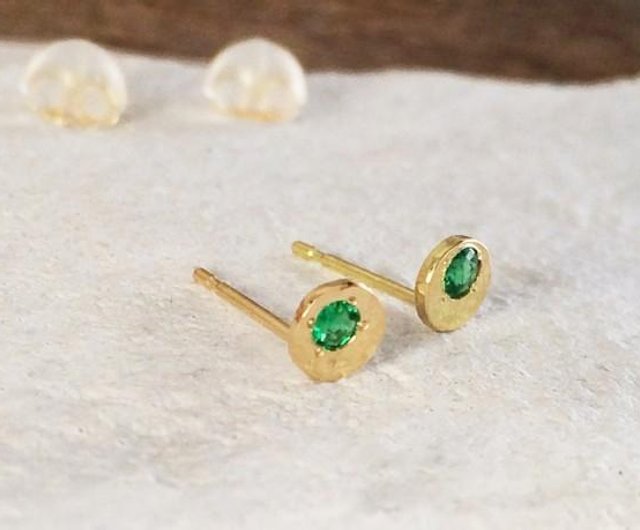 天然エメラルド K18 ピアス - ショップ Sae+Sumi Koru ピアス