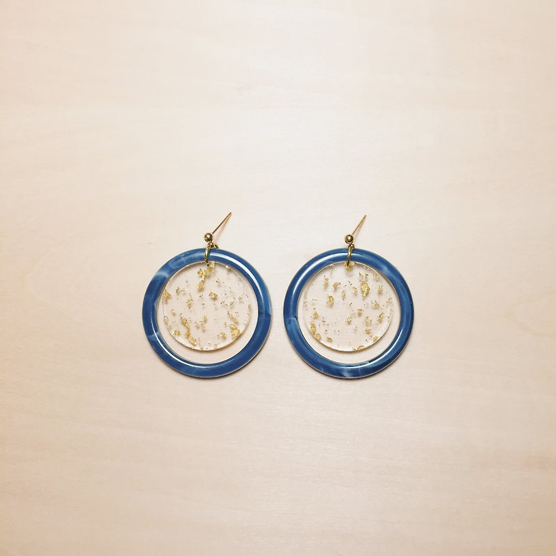 Retro Teal circle transparent gold foil circle earrings - Earrings & Clip-ons - Resin Blue