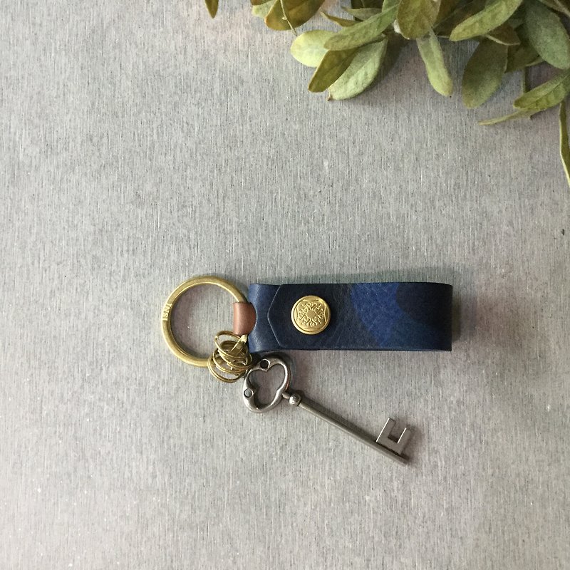 isni Hide love key ring  / handmade leather - Keychains - Genuine Leather Blue
