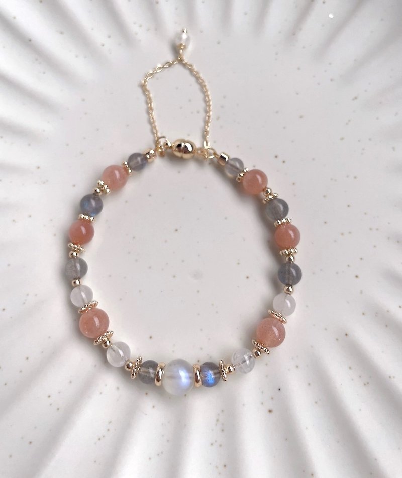 June birthstone/moonstone family crystal/orange moonlight/labradorite/magnetic clasp bracelet with anti-drop chain - สร้อยข้อมือ - โลหะ ขาว
