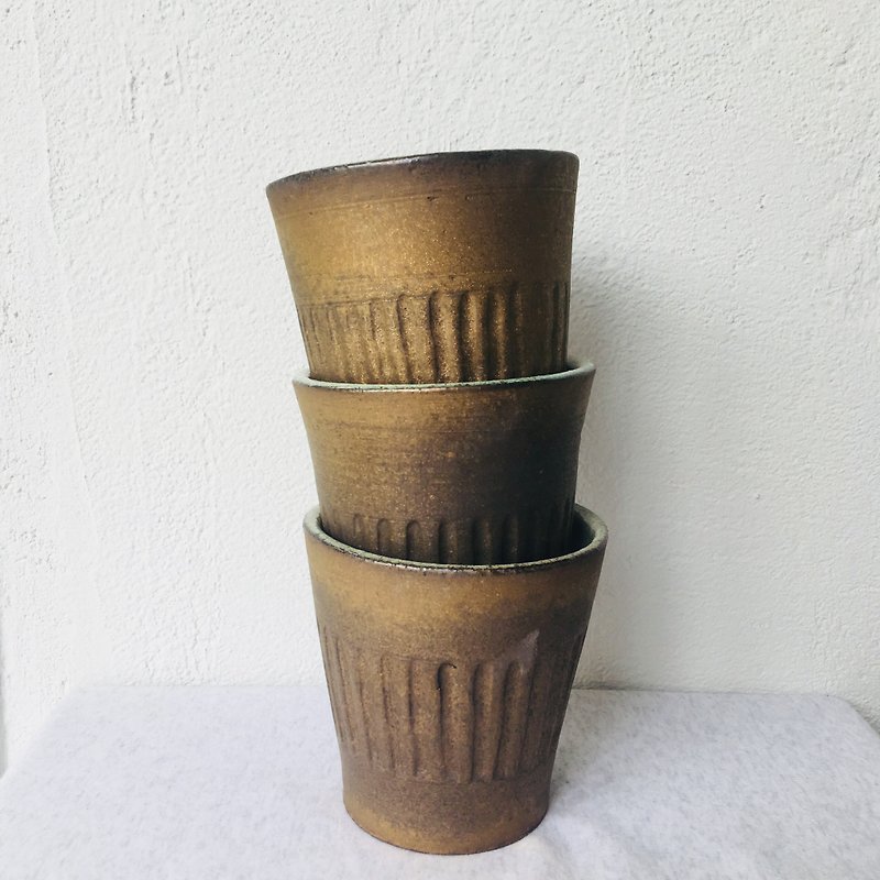 Bronze Python Pig Cup - ถ้วย - ดินเผา สีทอง