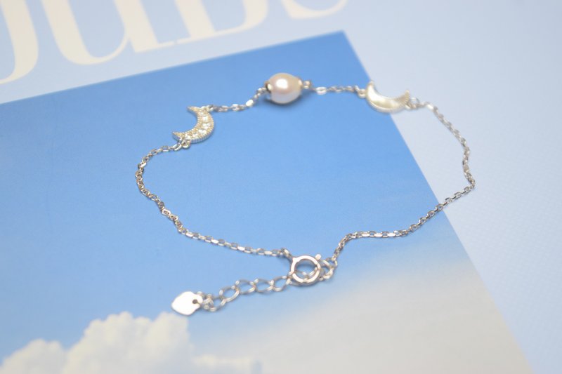 Moon Chasing - sterling silver Pearl Bracelet (gold/silver) - Bracelets - Sterling Silver Transparent