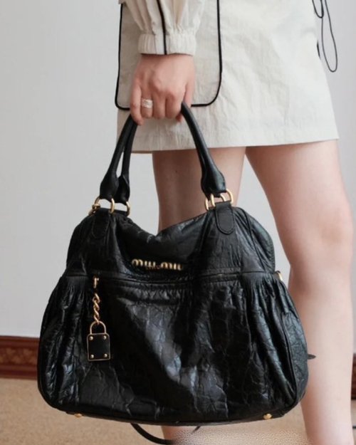 À Paris ｜漫步巴黎 Miu Miu Vintage小羊皮 2Way 手提肩揹包2025 Oversized 回歸