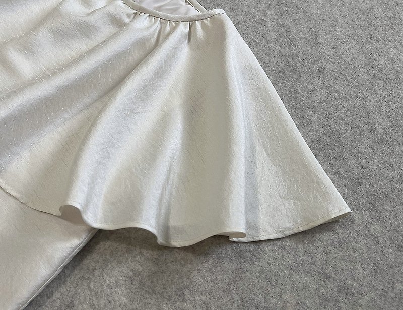 Shimmer off-white dress - ชุดเดรส - เส้นใยสังเคราะห์ ขาว