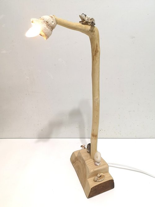 Dadsartwork【原●始】 -蛙蛙- 立燈 檯燈 桌燈 漂流木燈 夜燈 氣氛燈 造型燈 手作燈