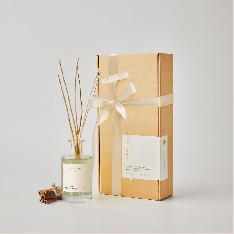 8 P.M. Holiday Reed Diffuser - Fragrances - Essential Oils Transparent