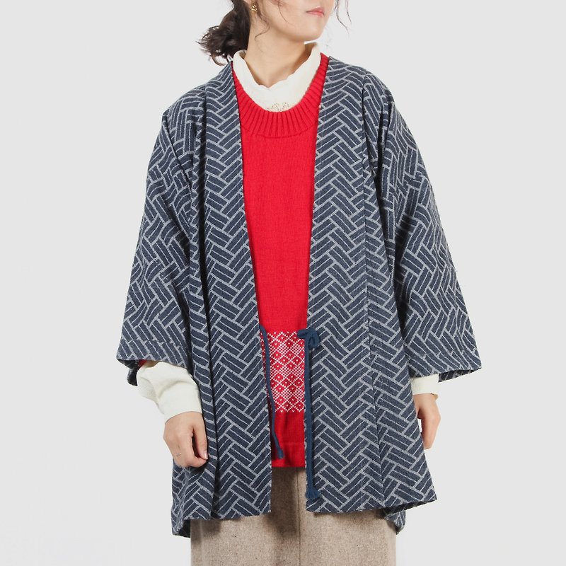 [Egg plant ancient] stacking blocks wool knit vintage kimono feather weaving - Women's Casual & Functional Jackets - Wool Gray