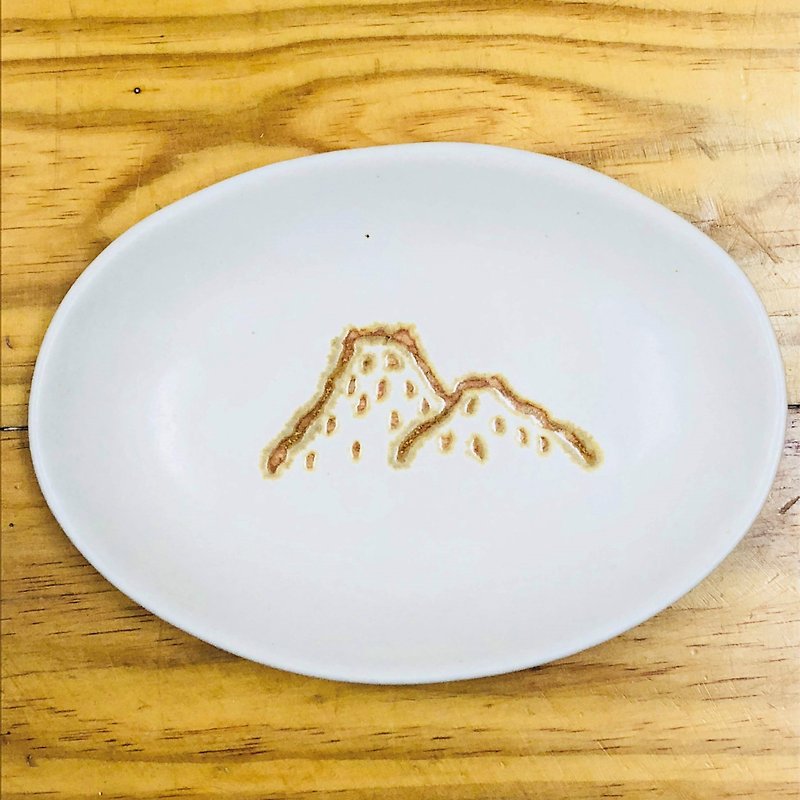 心裡的山-彩繪橢圓小盤 - 盤子/餐盤 - 陶 咖啡色