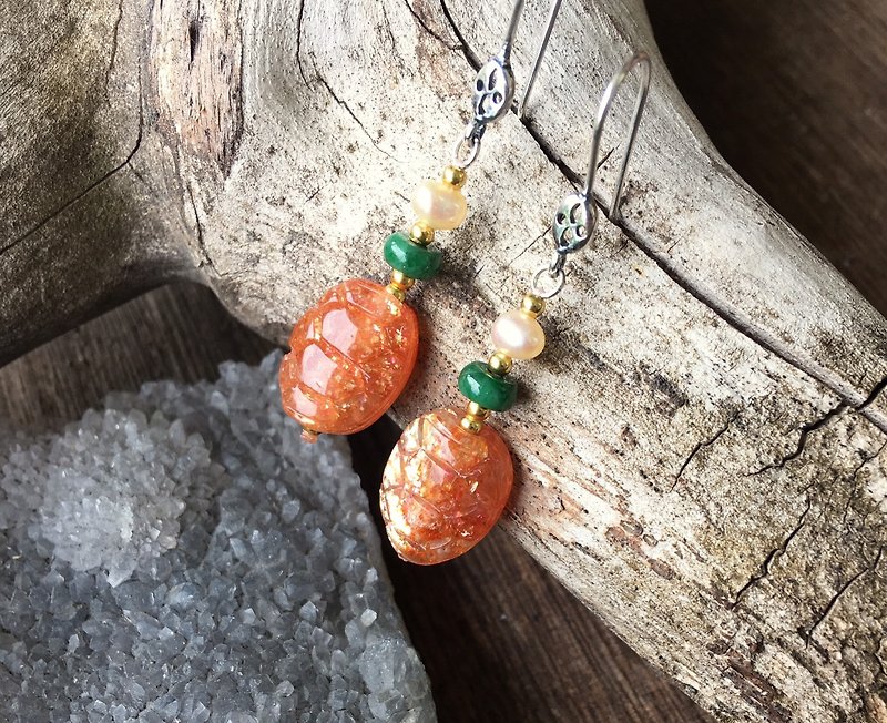 Rich fortune / high quality bright color daylight stone turtle ear hook - Earrings & Clip-ons - Gemstone Orange