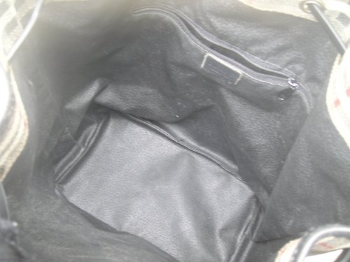 Burberry PEONY GRAIN Leather Bucket Bag – Acroera