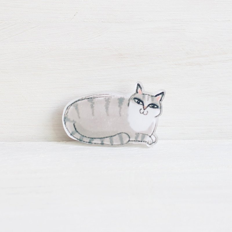 Short-Haired Gray Cat brooch I Cat Lover - Badges & Pins - Acrylic Gray