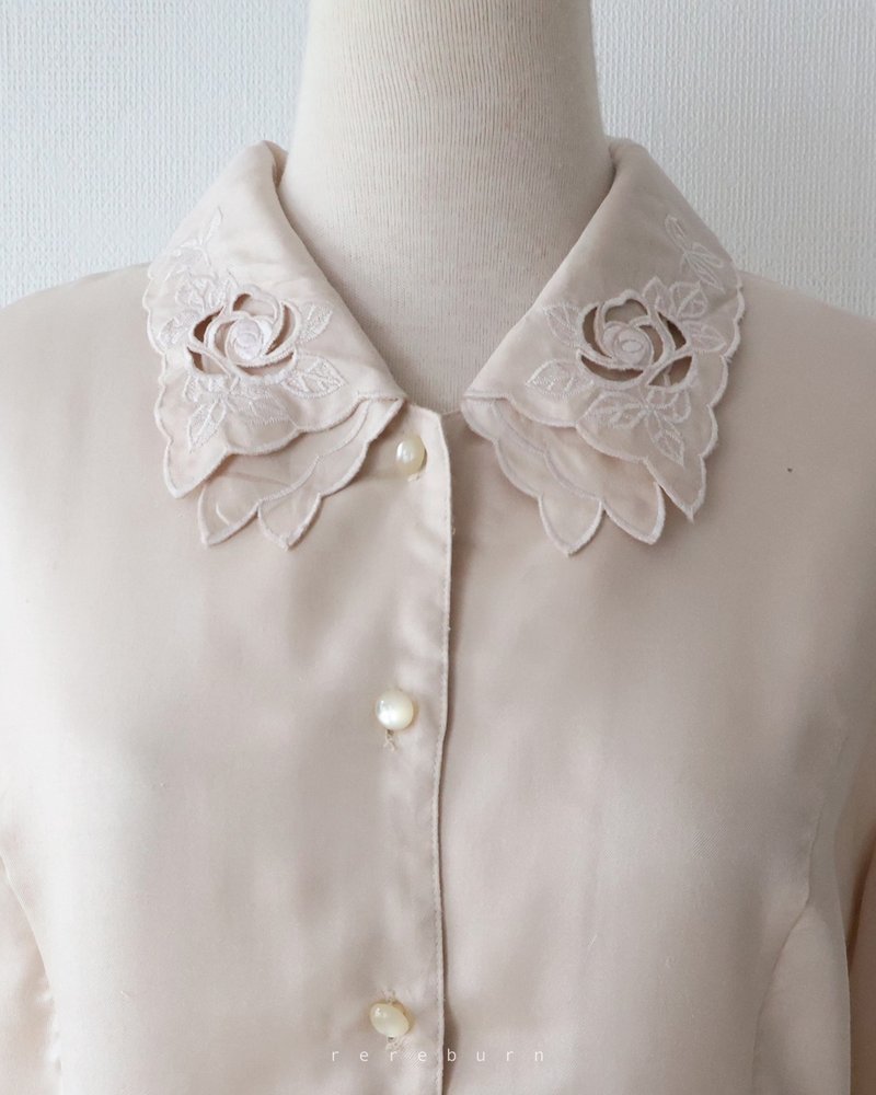 Japanese-made vintage floral embroidered collar long-sleeved light pink vintage shirt - เสื้อเชิ้ตผู้หญิง - เส้นใยสังเคราะห์ สึชมพู