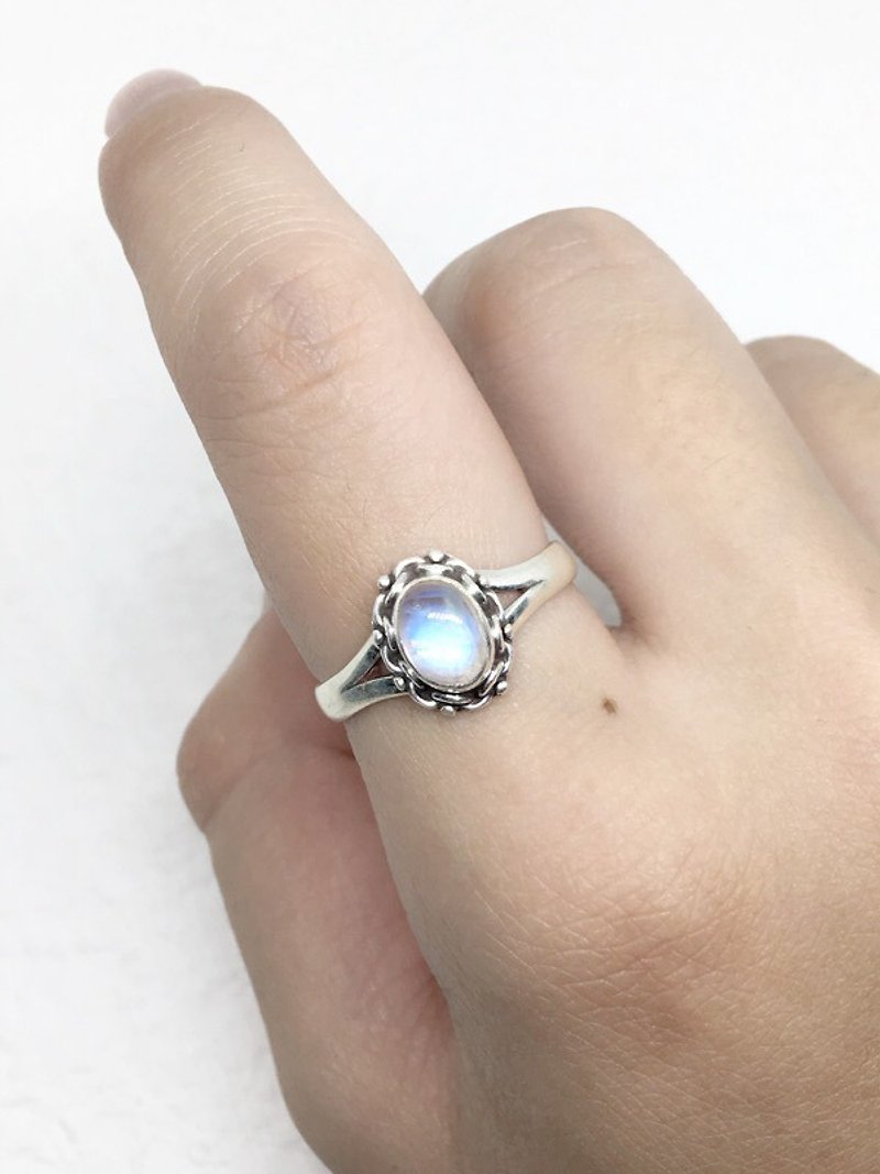 Moonlight stone 925 sterling silver three-dimensional lace ring Nepal handmade mosaic production (style 3) - General Rings - Gemstone Blue
