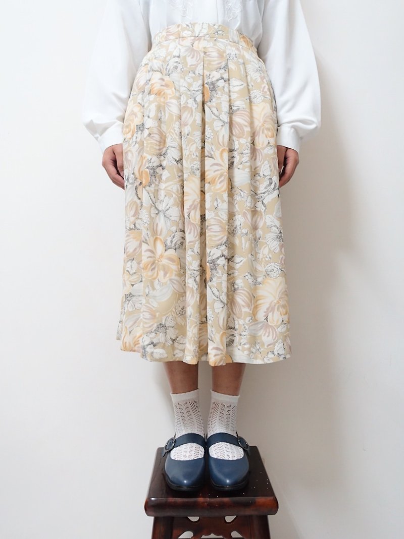 Awhile moment | Vintage Floral Skirt no.42 - กระโปรง - เส้นใยสังเคราะห์ หลากหลายสี