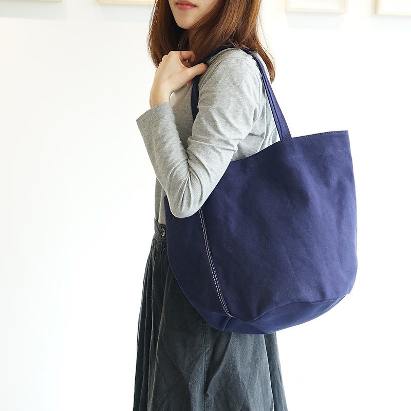Mushroom MOGU / canvas shoulder tote bag / deep purple / small Cam - Messenger Bags & Sling Bags - Cotton & Hemp Purple