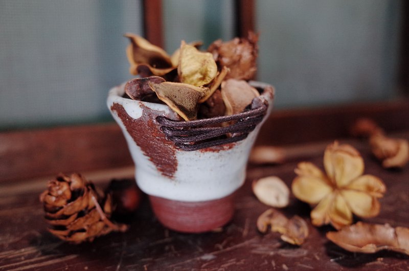 ドリップ（小さなカップの装飾） - 花瓶・植木鉢 - 陶器 レッド