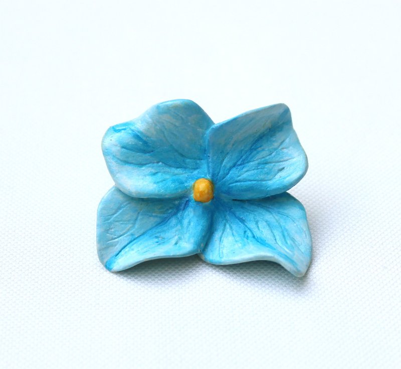 Handmade blue hydrangea  brooch - Brooches - Clay Blue