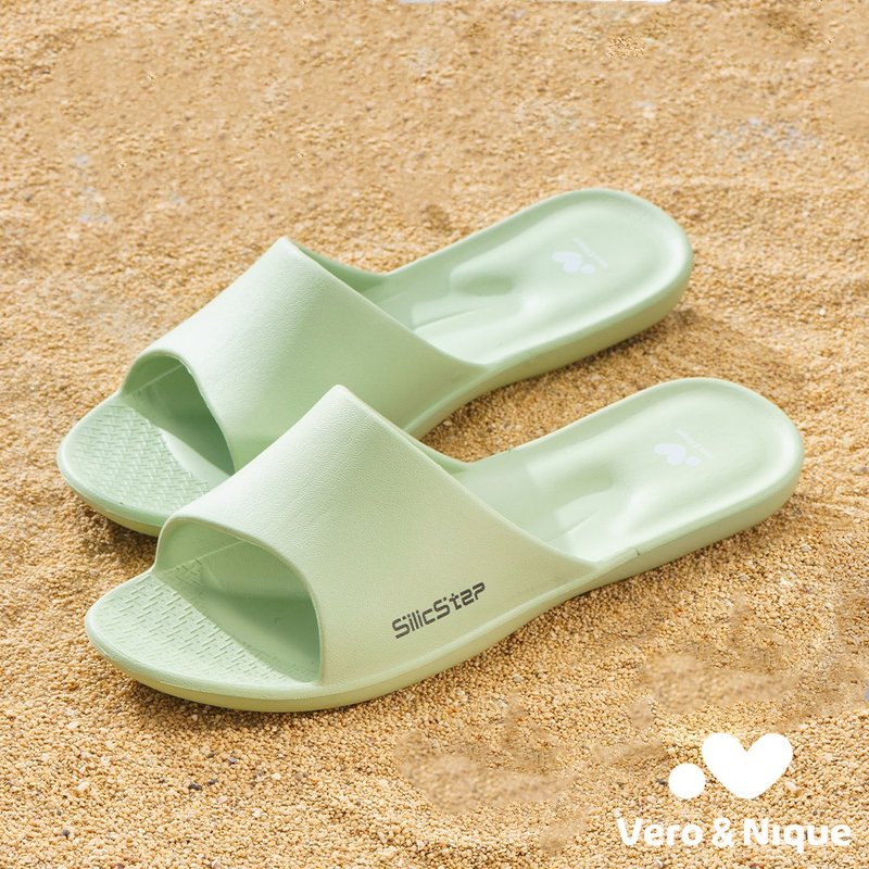 [Veronica] SilicStep Silicone Plastic Reduction Simple Indoor Slippers-Light Green - Indoor Slippers - Plastic Green