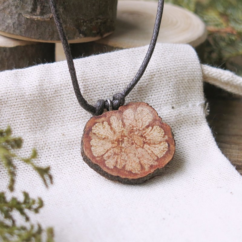 Essential Oil Necklace - Chrysanthemum Wood Diffuser Necklace Log Necklace Contains 2ml Essential Oil - สร้อยคอ - ไม้ สีนำ้ตาล