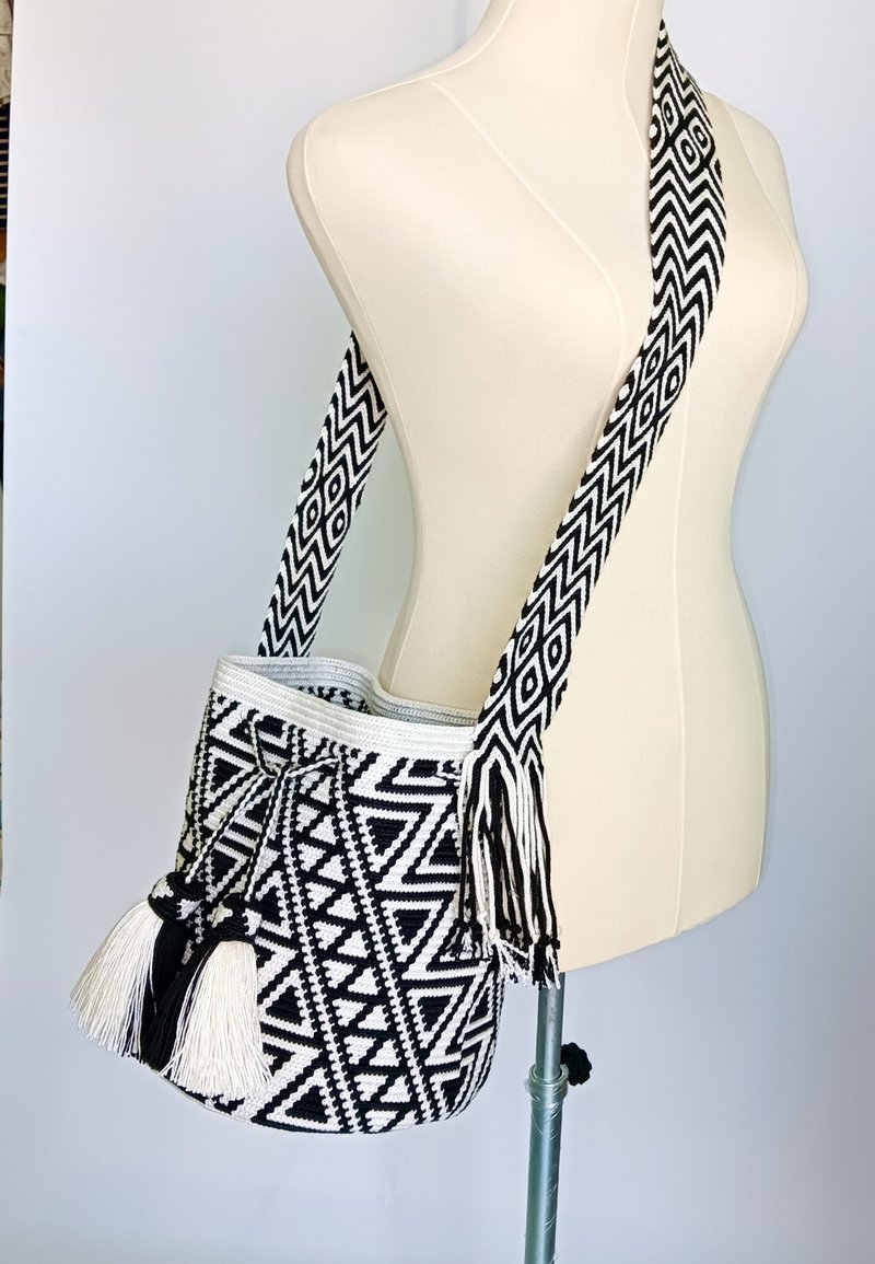 ワユーバッグ バイカラー Size M - ショルダーバッグ - コットン・麻 