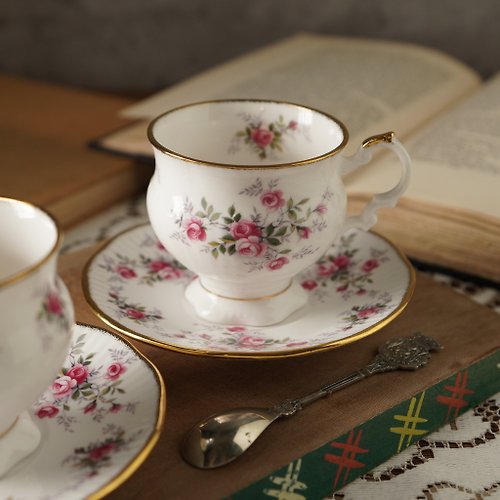 L&R 古董與珍奇老件 英國Elizabethan小玫瑰細骨瓷手工噴金茶杯組/咖啡杯