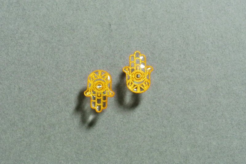 Fatima Hand Earrings - ต่างหู - กระดาษ สีทอง