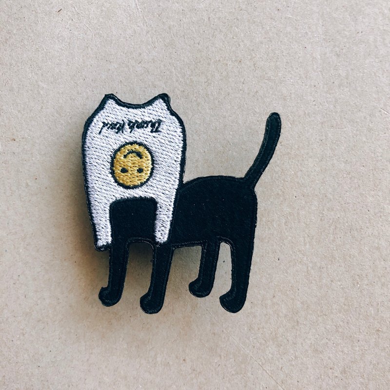 Smiley Face Mask Cat! Pin - Brooches - Thread Black