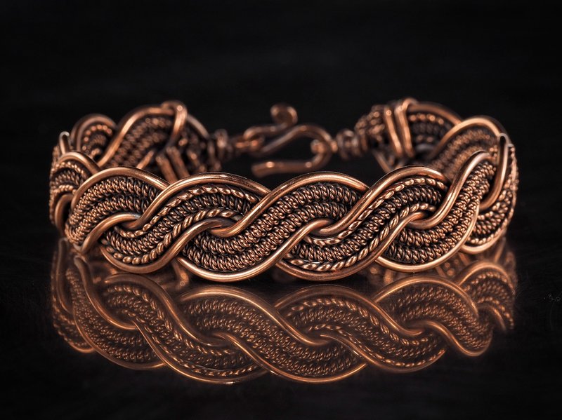 Handmade copper bracelet Unique wire wrapped metal bangle Antique style jewelry - 手鍊/手環 - 銅/黃銅 金色