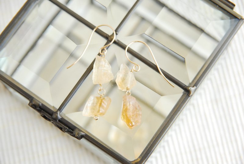 Rough rock citrine two Stone earrings 14kgf - Earrings & Clip-ons - Semi-Precious Stones Yellow