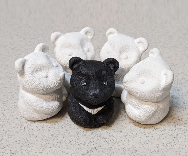 ツキノ輪クマ魔除けアンテーク クマの人形拡散石石膏ホワイト胚はDIY台湾ツキノワグマを着色