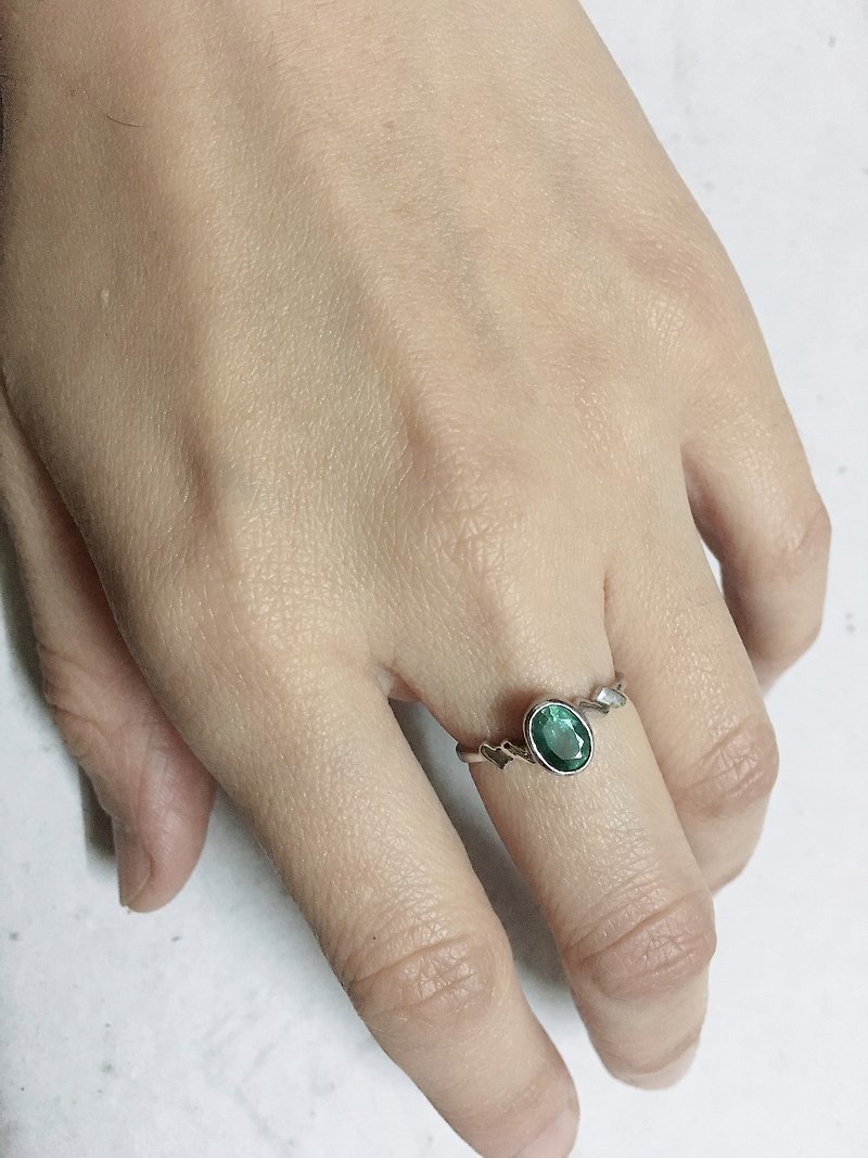 Emerald Finger Ring Handmade in Nepal 92.5% Silver - General Rings - Gemstone 