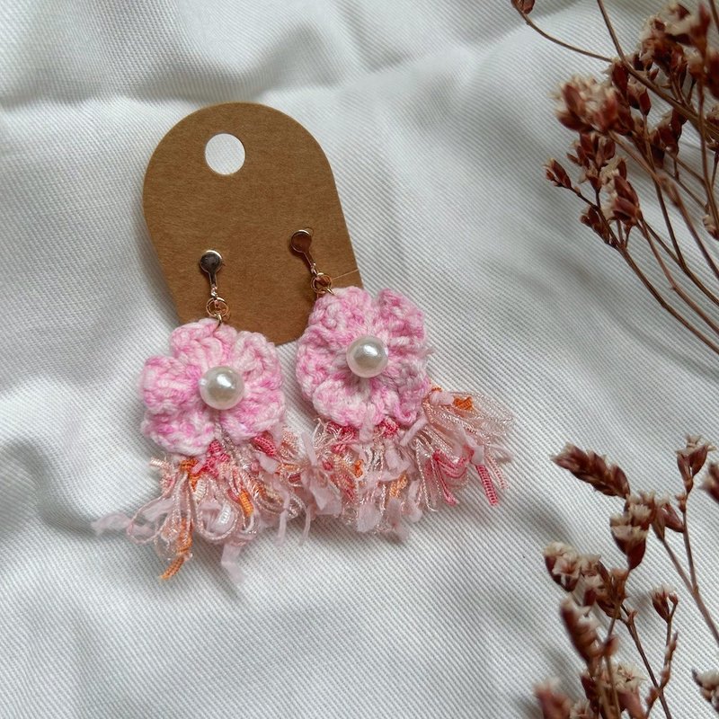 Earrings- Pink Flower Field of Love- Braided Earrings (Ear Needles/ Clip-On) - ต่างหู - วัสดุอื่นๆ สึชมพู