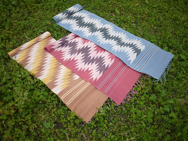 ■ foreign Ga earth creation ■ World Cultural Heritage - Lao hand-woven vegetable dyes multipurpose furnishings towel / tea towel mat - Place Mats & Dining Décor - Paper Multicolor