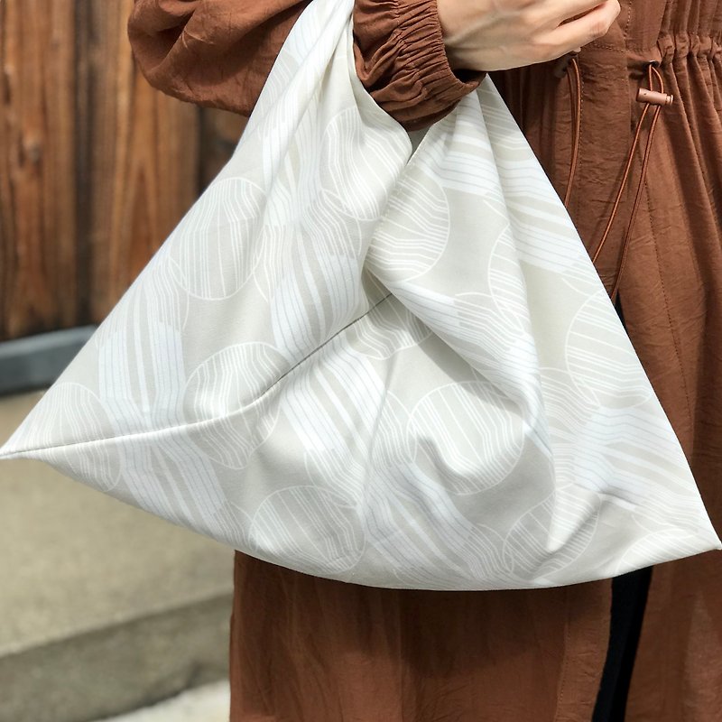 Handbag bag Azuma bag Geometry Pale Greige M / harunohi - กระเป๋าถือ - ผ้าฝ้าย/ผ้าลินิน สีนำ้ตาล
