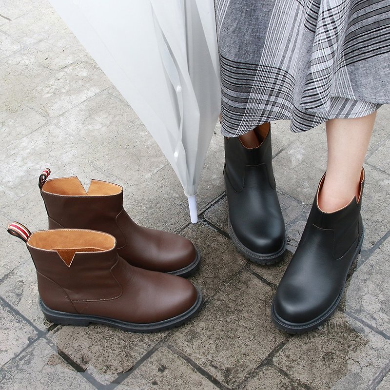 Leather waterproof ankle boots / black / handmade / B2-19320L - Rain Boots - Genuine Leather Black