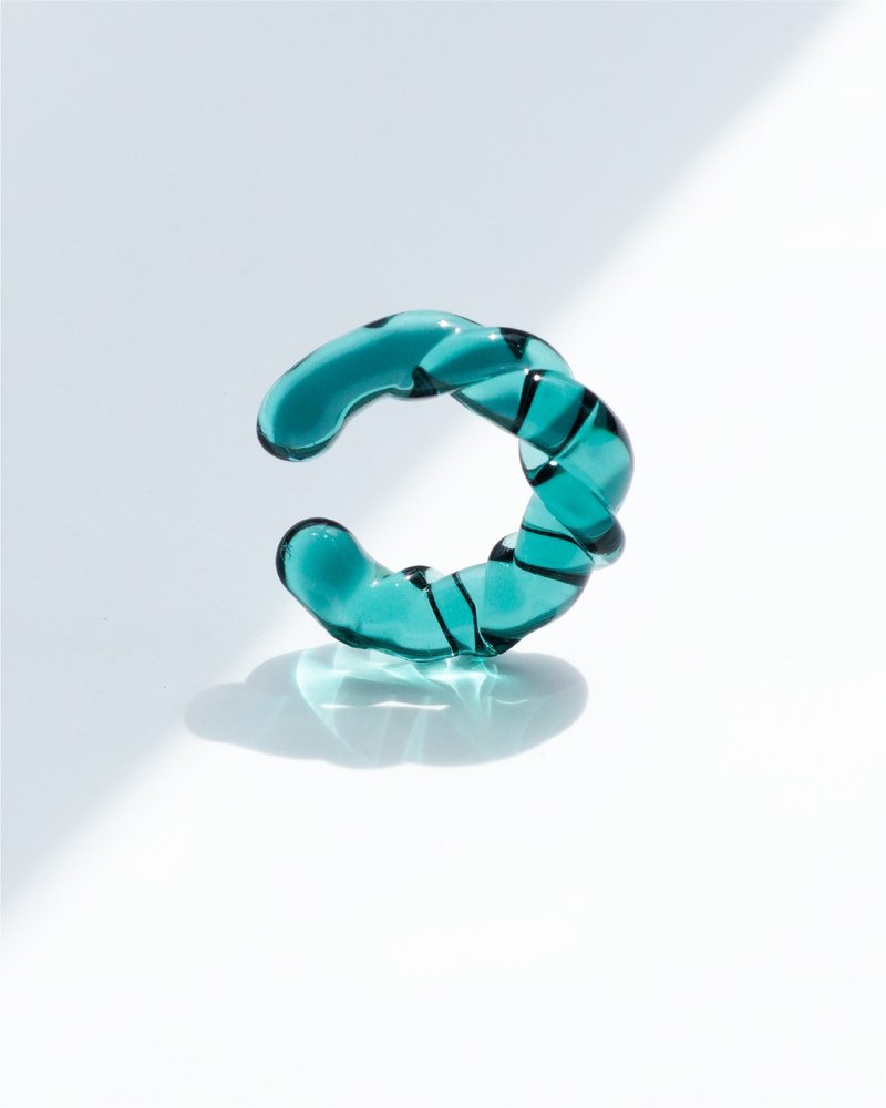 手工制麻花玻璃耳骨夾【綠松色】 - 耳環/耳夾/耳骨夾 - 玻璃 綠色