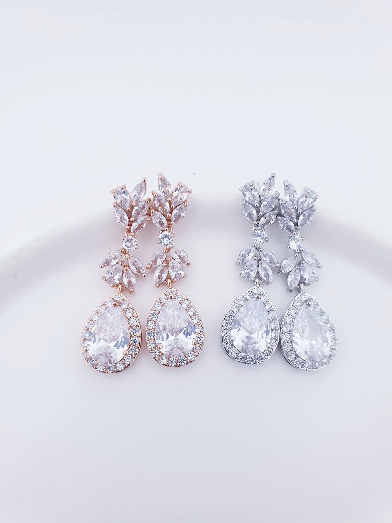 Crystal wedding teardrop earrings - ต่างหู - วัสดุอื่นๆ 