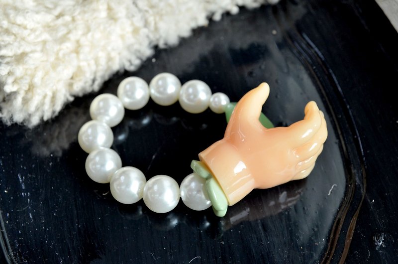 TIMBEE LO baby small hand gelatin pearl bracelet green glazed stone - สร้อยข้อมือ - พลาสติก สีเขียว