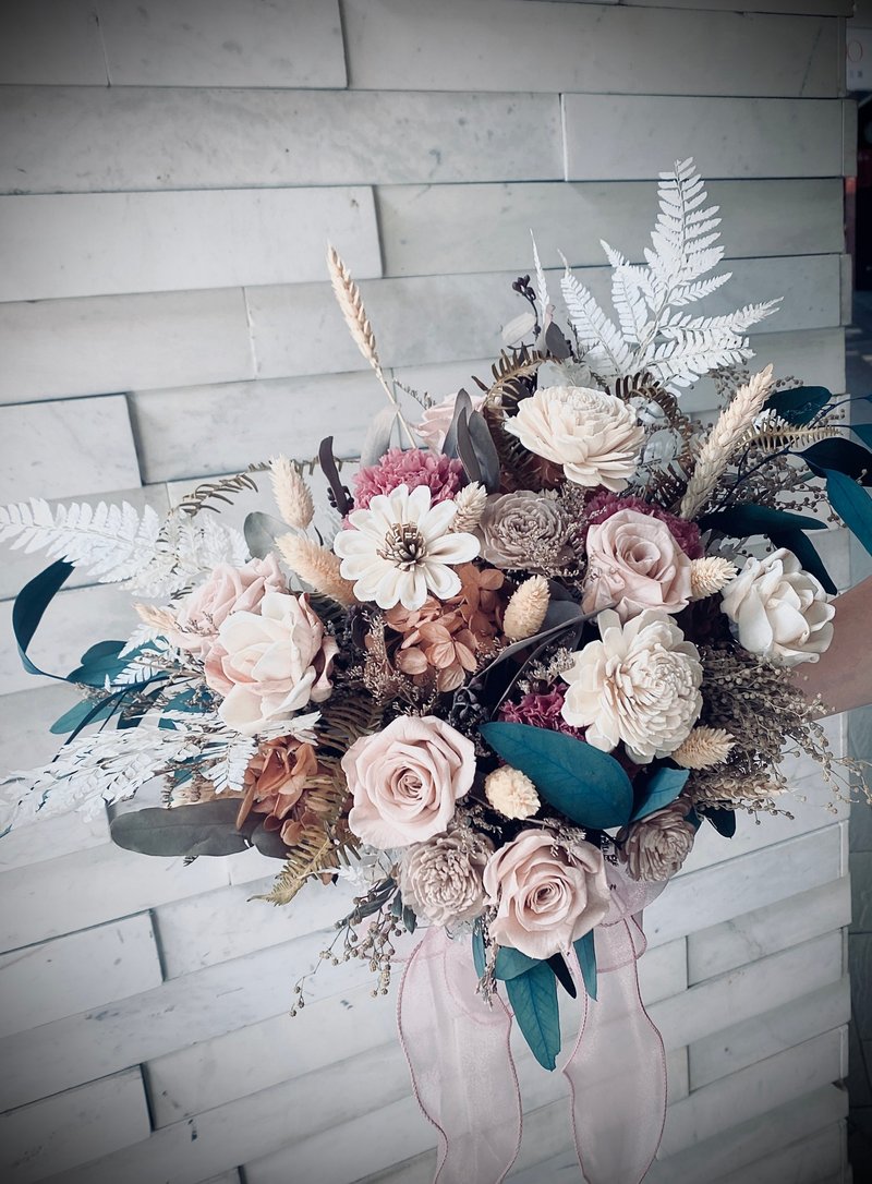 Victoria Everlasting Rose Bouquet Dried Flower Sola Flower Proposal Bouquet - ช่อดอกไม้แห้ง - พืช/ดอกไม้ 