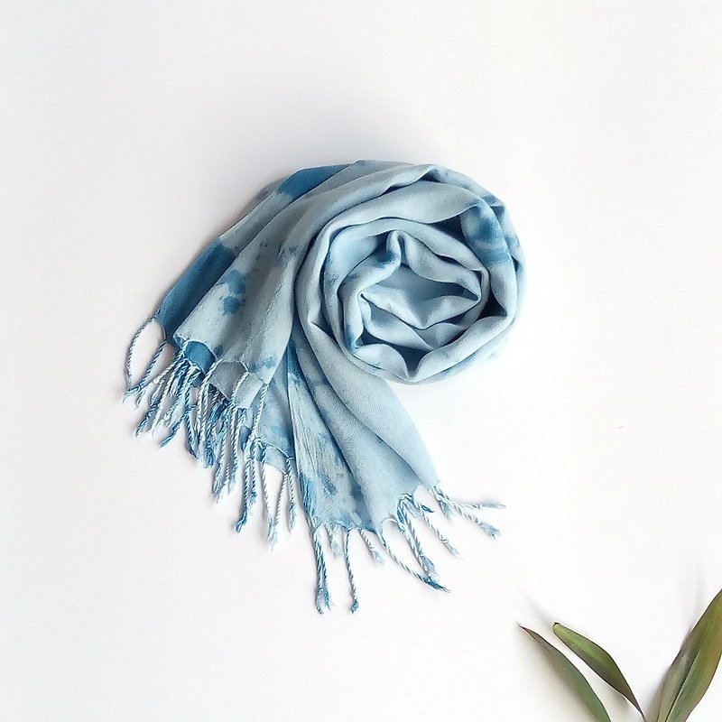 手染獨特花紋絲巾 天然 藍染 手工染 絲巾 圍巾 披肩 柔軟 限量 - 絲巾 - 絲．絹 藍色