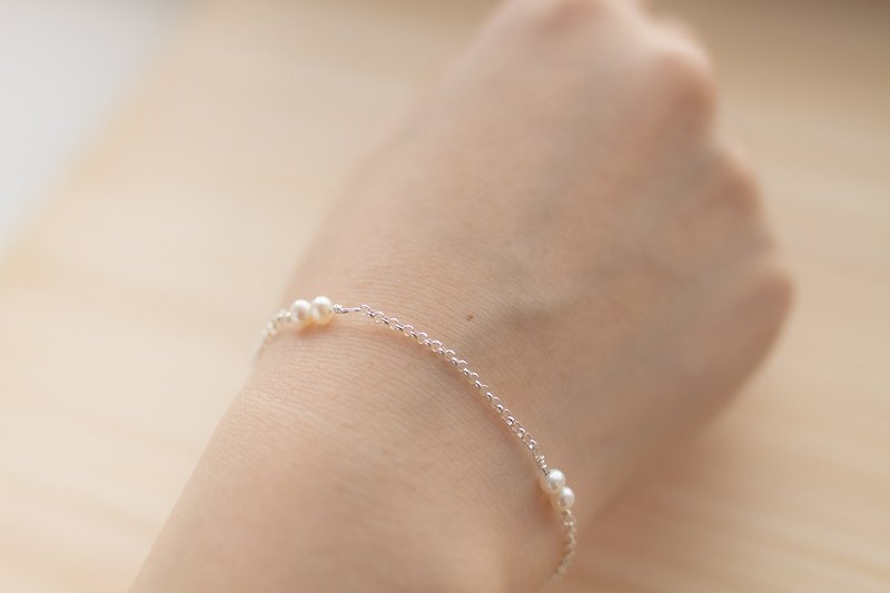 Pearl bracelet - สร้อยข้อมือ - โลหะ ขาว