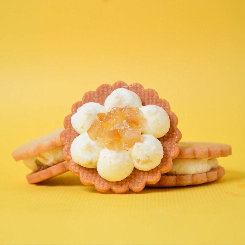 [Snowball Sandwich] Sour Lemon Cream Sandwich Biscuits Set of 8 - คุกกี้ - วัสดุอื่นๆ สีเหลือง