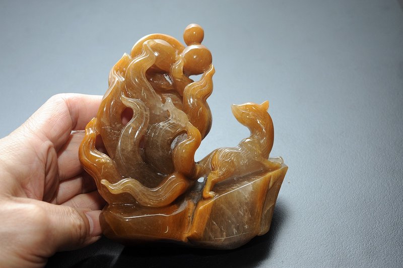 黃兔毛九尾狐 礦石/水晶/靈修/開運/招財/破煞/防小人 - 擺飾/家飾品 - 水晶 