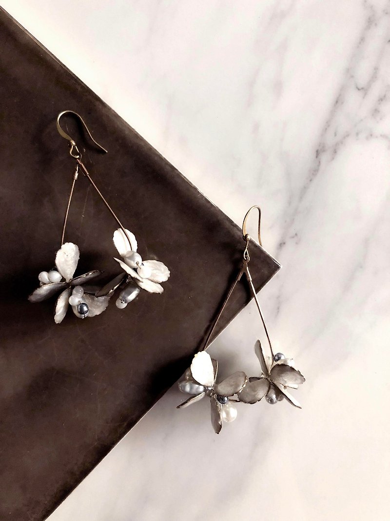 Flower Winter Tour - Double Swing Earrings - Earrings & Clip-ons - Enamel White