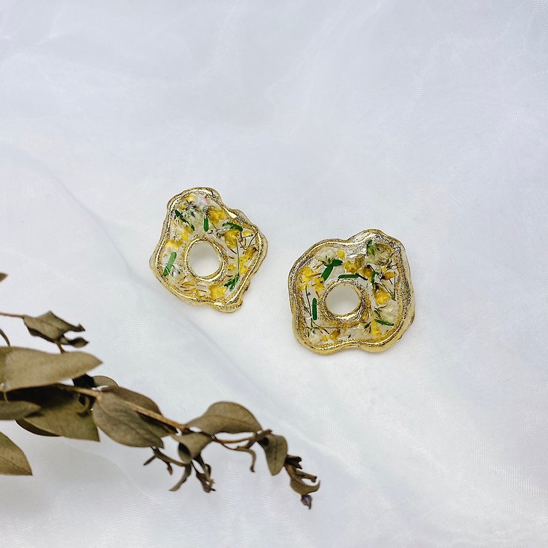 Ginzo | Embossed Handmade Earrings - ต่างหู - พืช/ดอกไม้ 