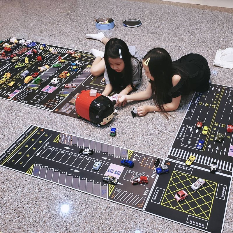 可折疊攜帶式 台灣道路場景 小汽車遊戲墊 1:64 送禮自用都好玩5 - 嬰兒地墊/遊戲墊 - 其他材質 